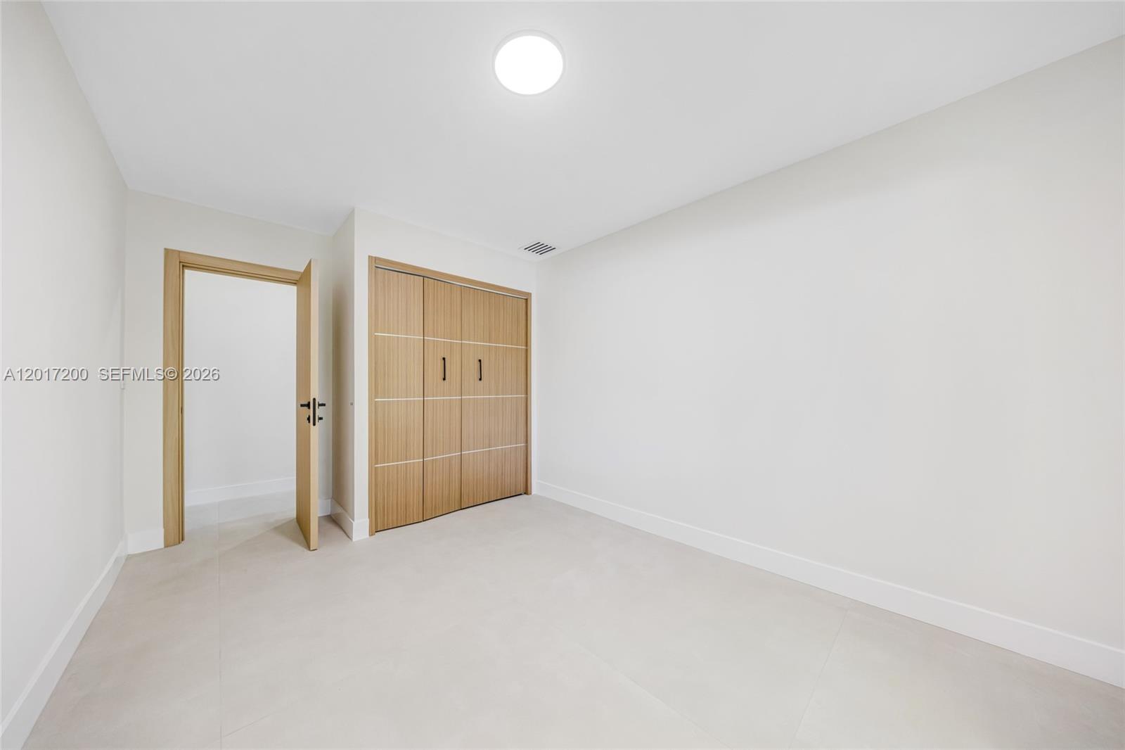 OAK HOMES - Residential