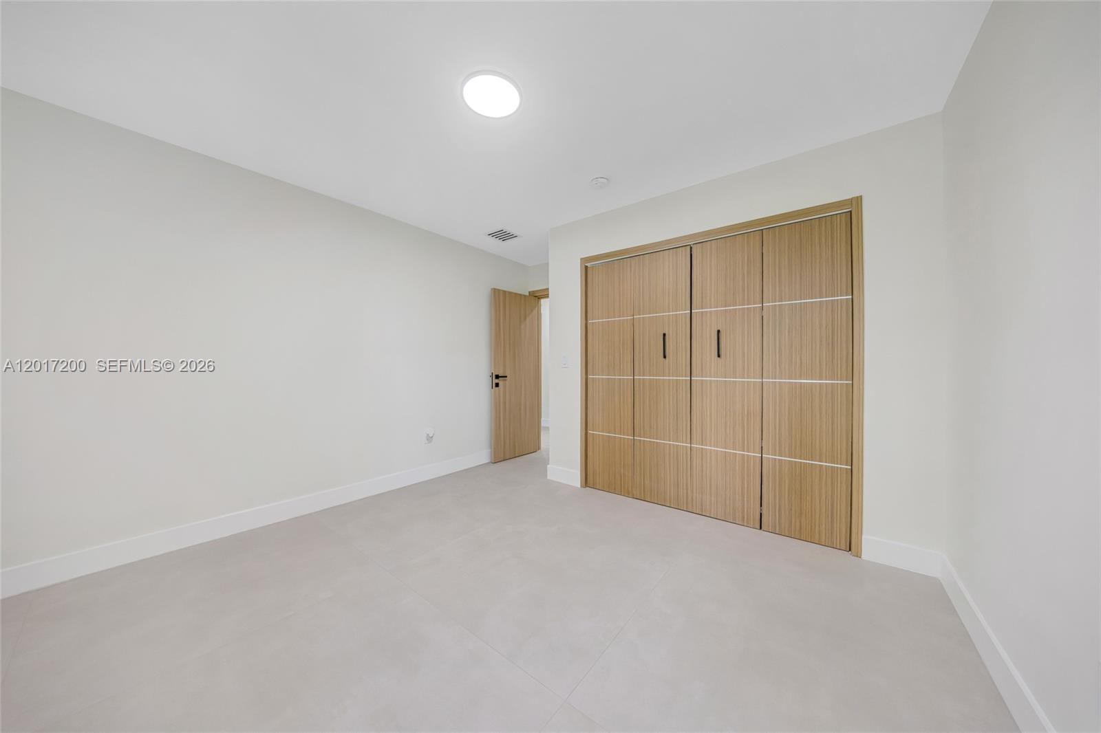 OAK HOMES - Residential