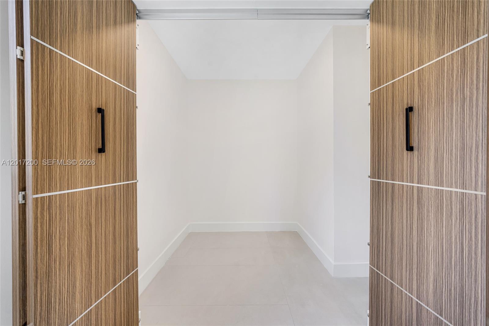 OAK HOMES - Residential