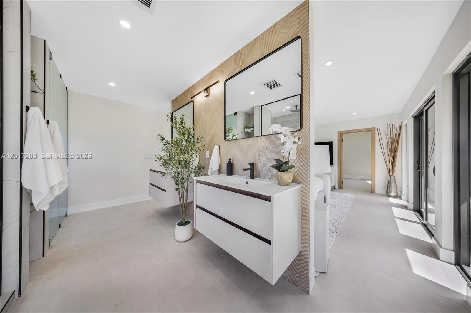 OAK HOMES - Residential