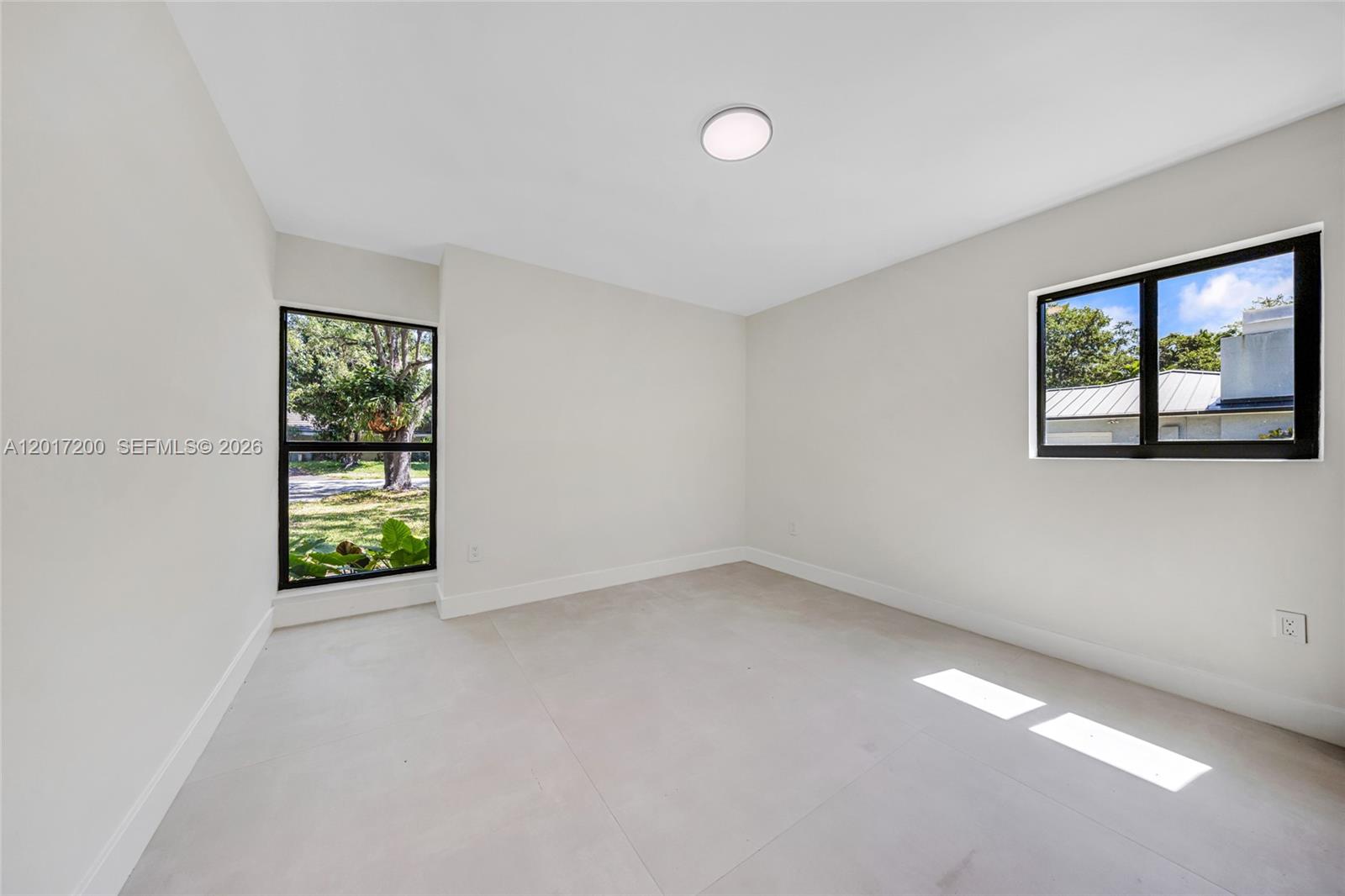 OAK HOMES - Residential