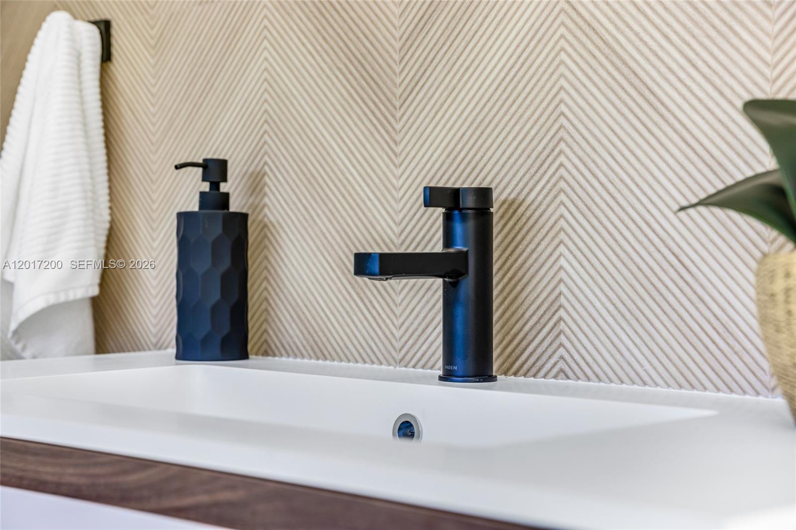 OAK HOMES - Residential