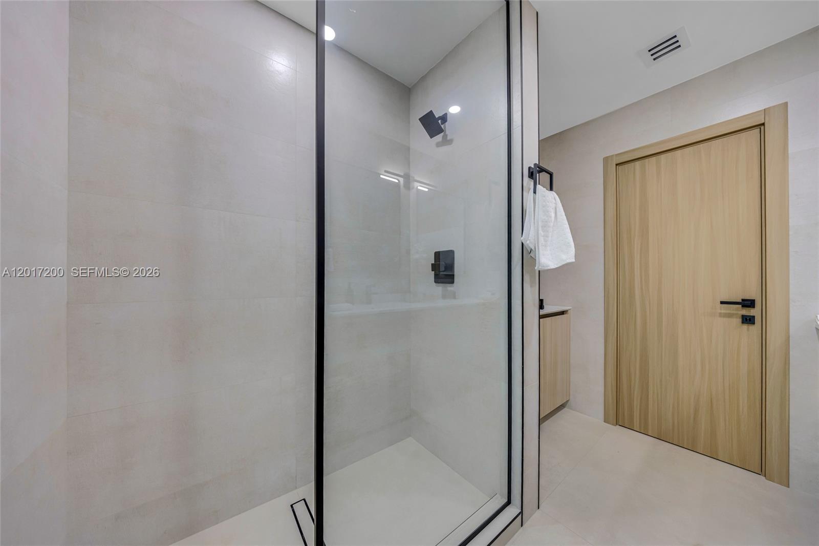 OAK HOMES - Residential