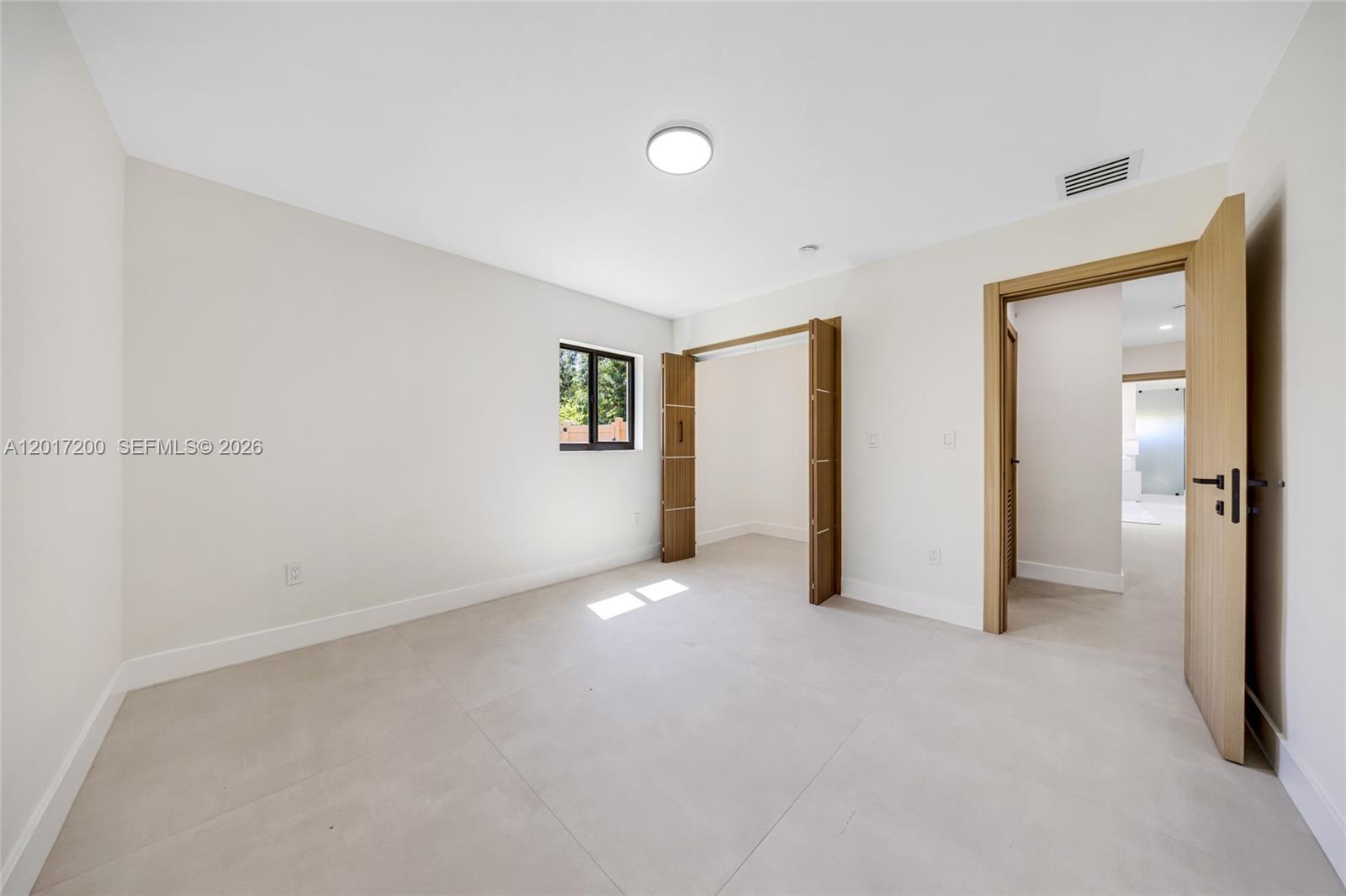 OAK HOMES - Residential