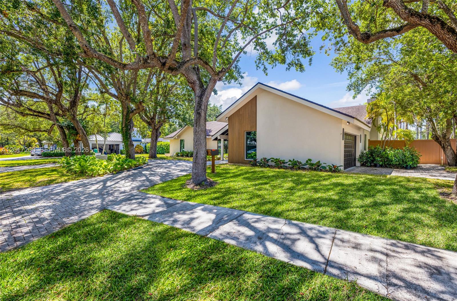 OAK HOMES - Residential