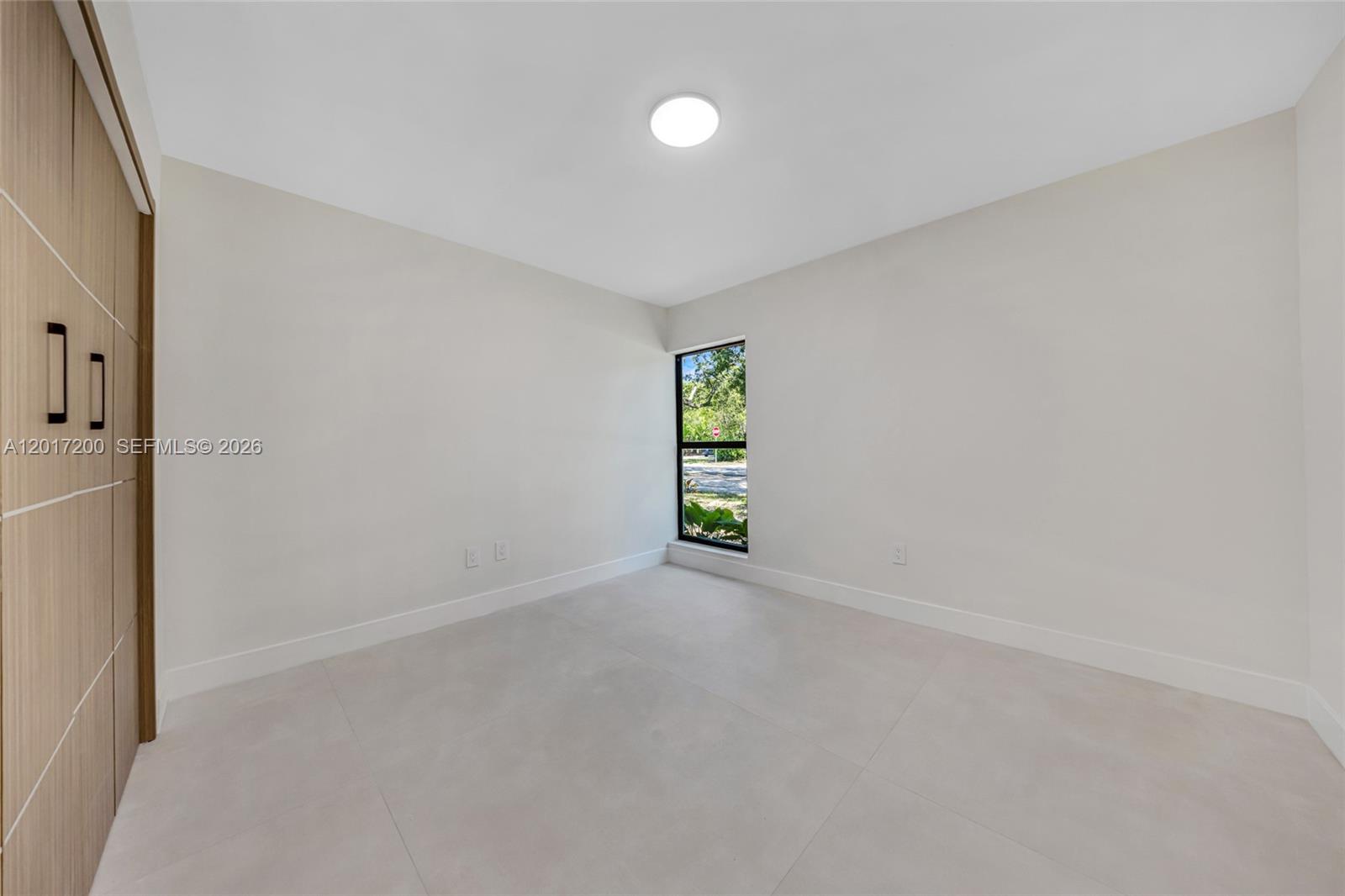 OAK HOMES - Residential