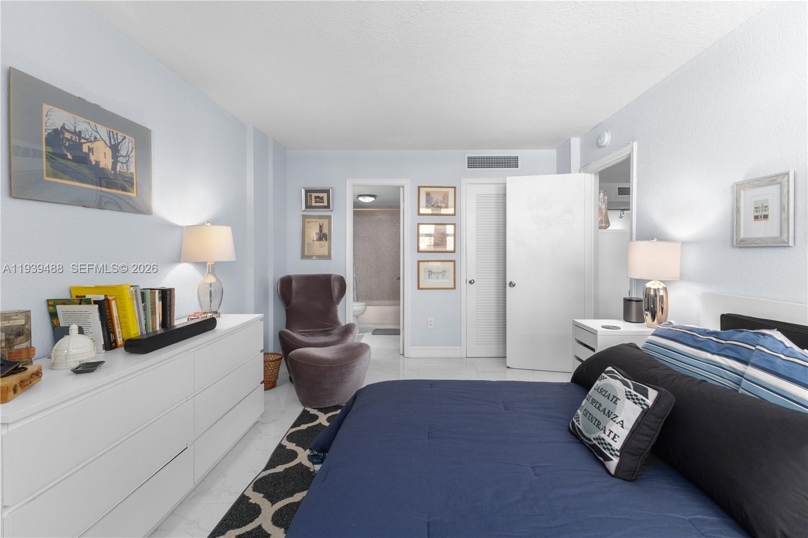 ADMIRAL TOWERS CONDO - Residential