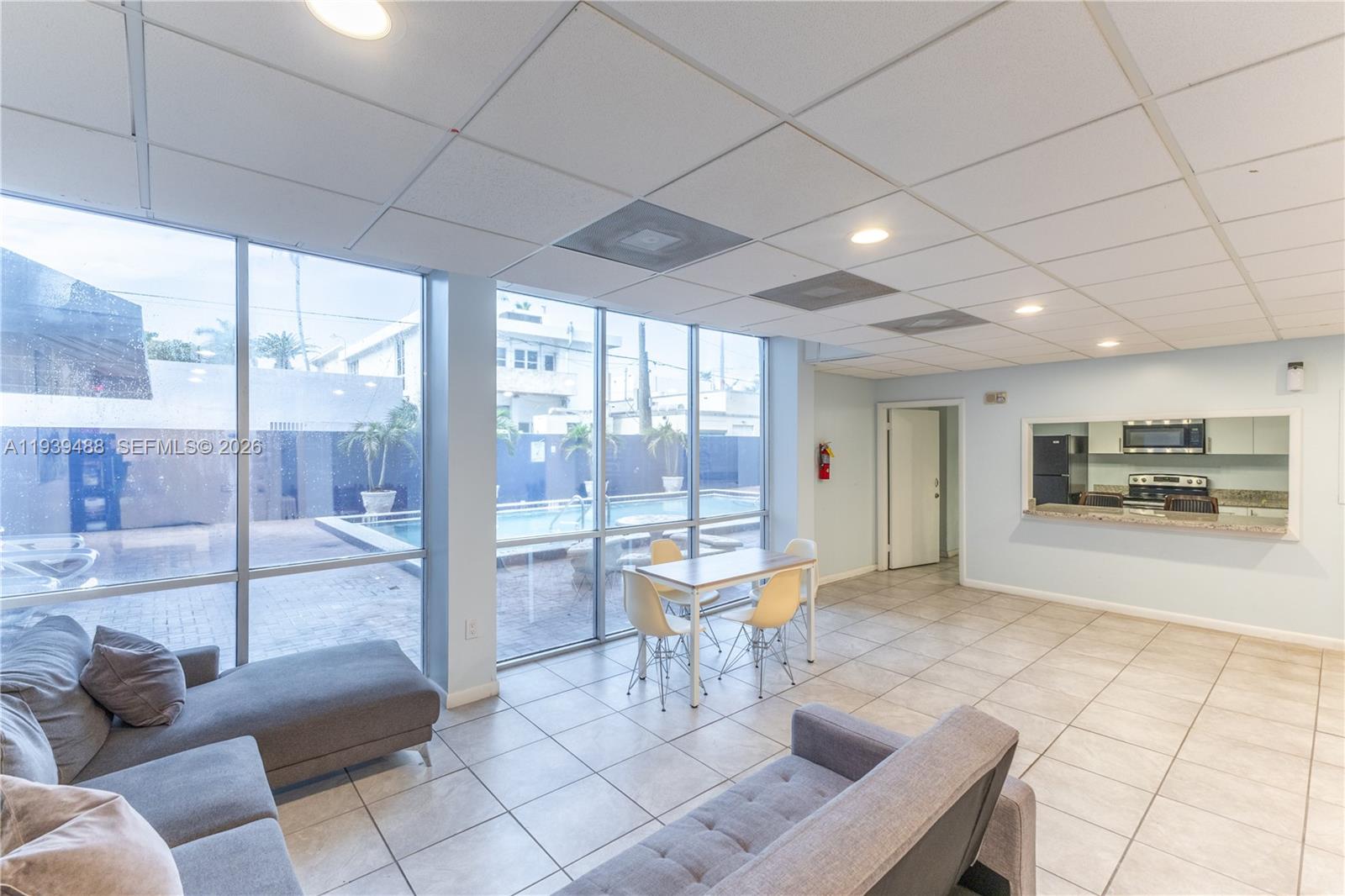 ADMIRAL TOWERS CONDO - Residential