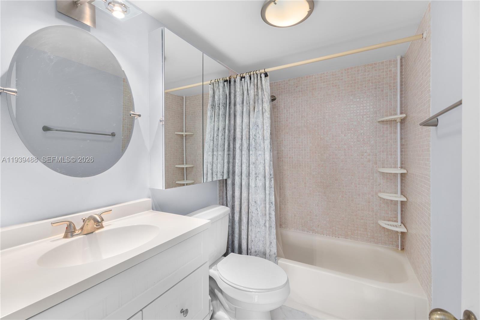 ADMIRAL TOWERS CONDO - Residential