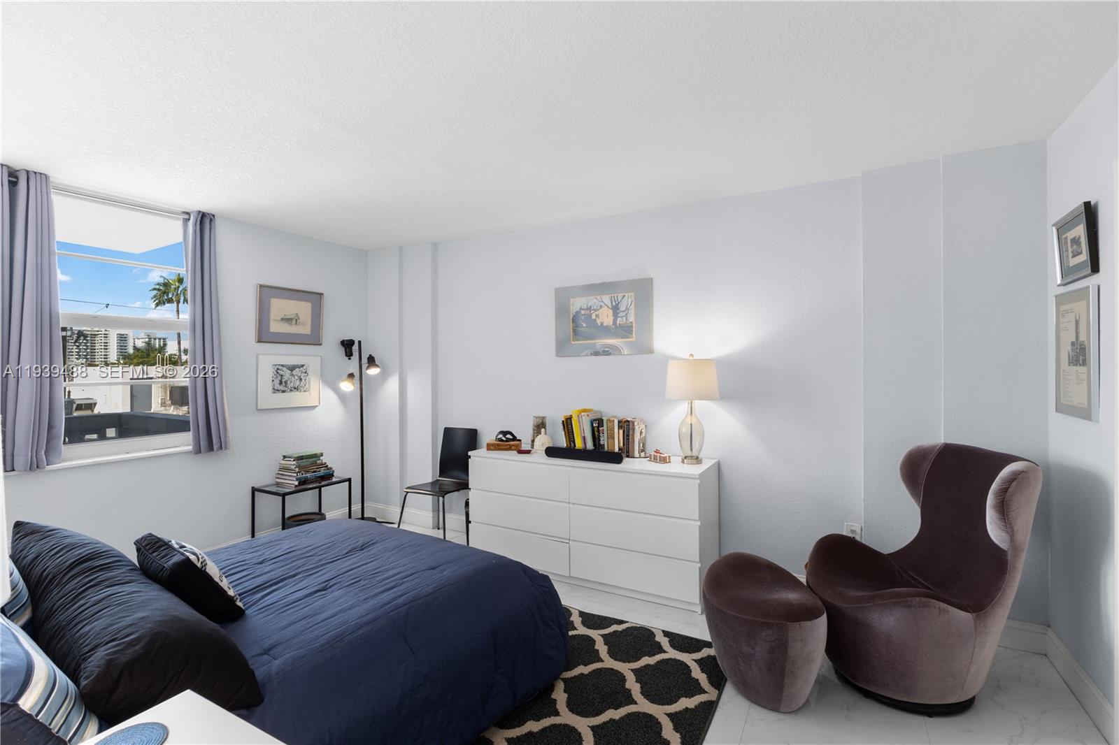 ADMIRAL TOWERS CONDO - Residential