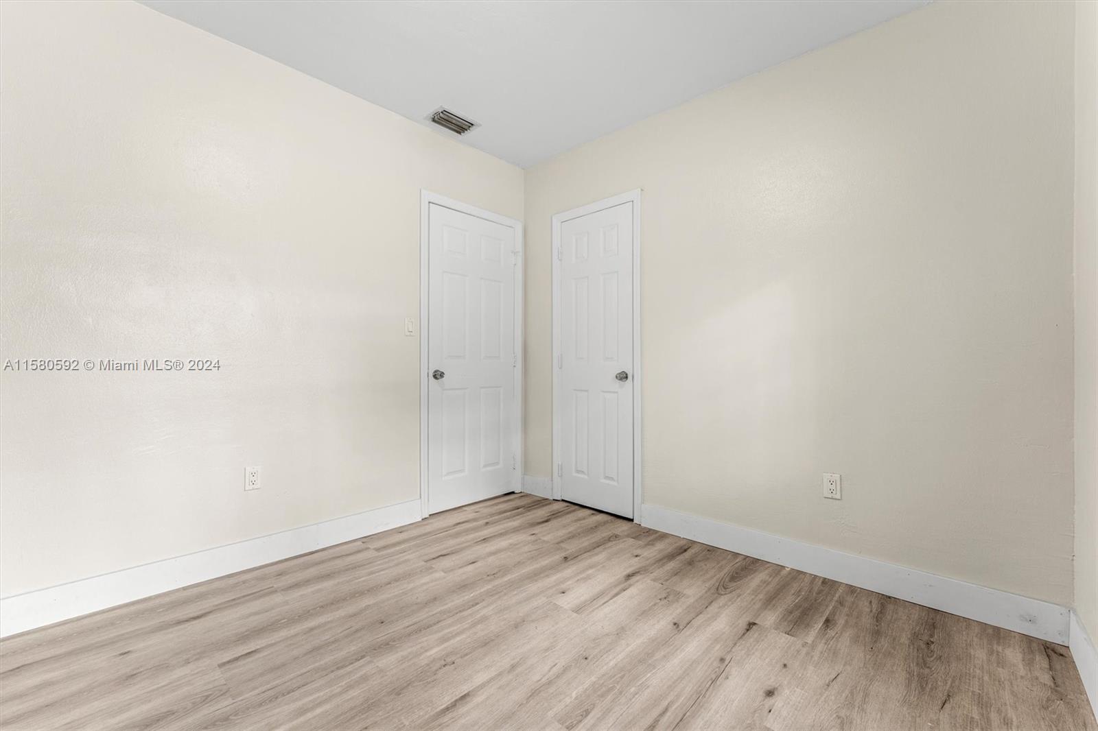 PARKERS SHORES - Residential Lease