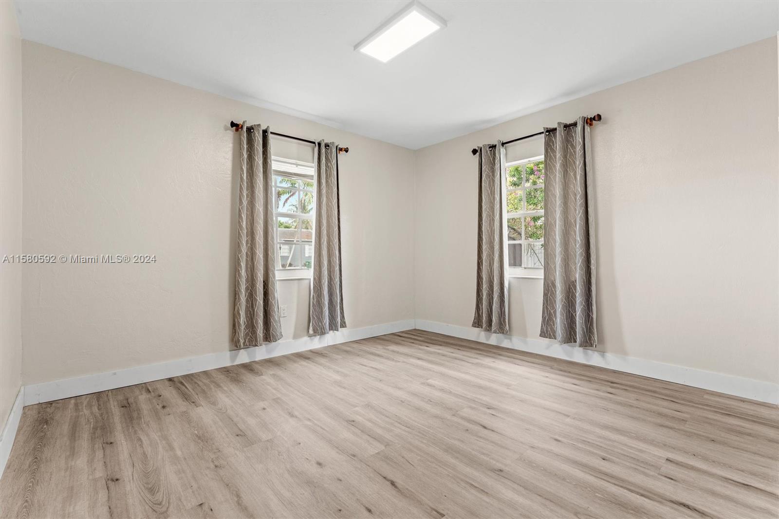 PARKERS SHORES - Residential Lease