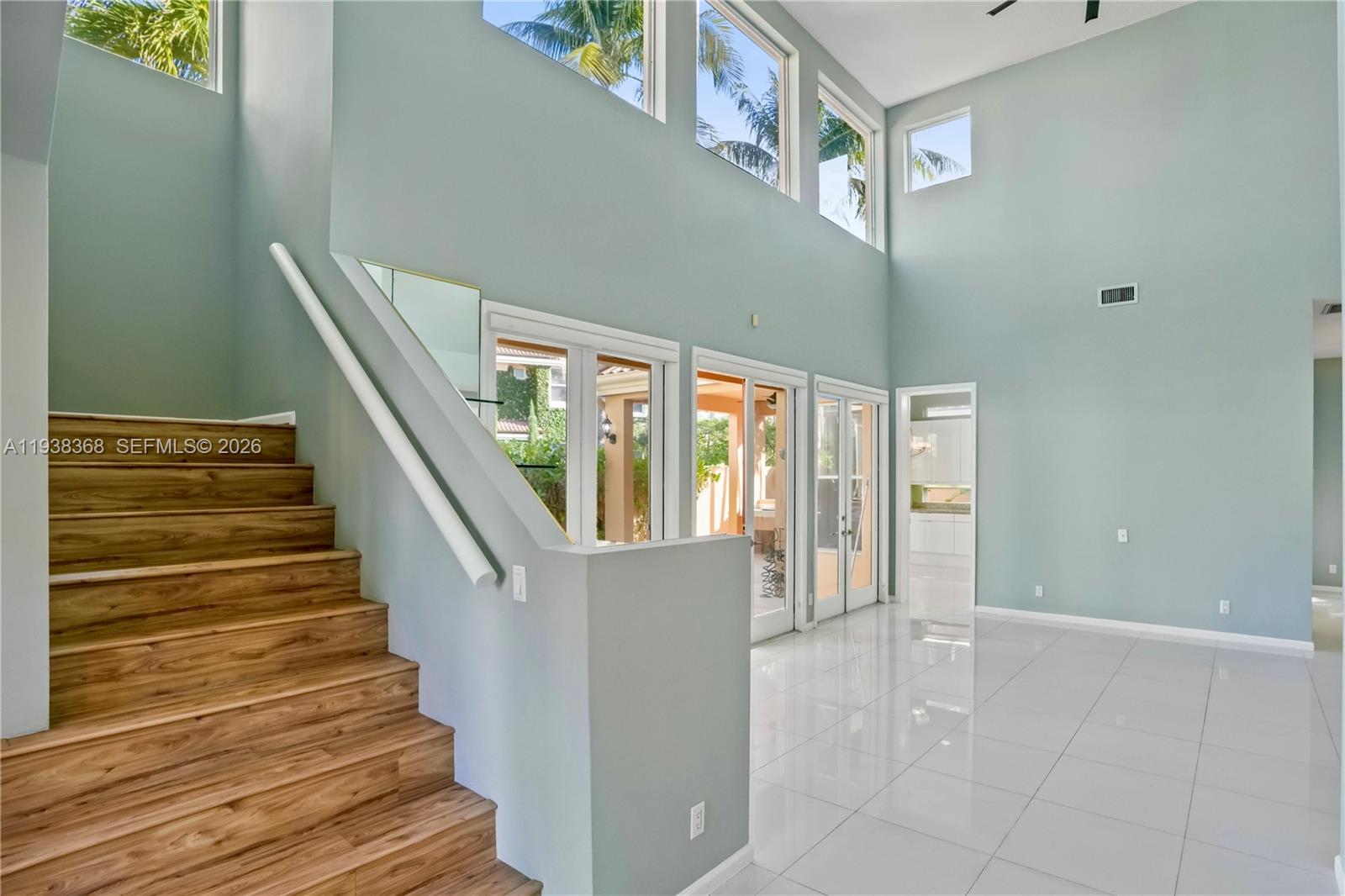 ISLAND WAY - Residential