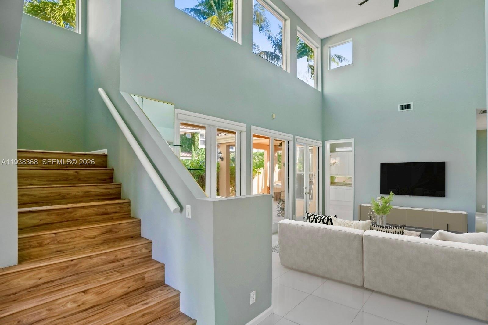 ISLAND WAY - Residential