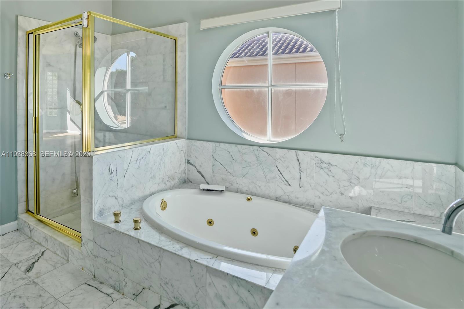 ISLAND WAY - Residential