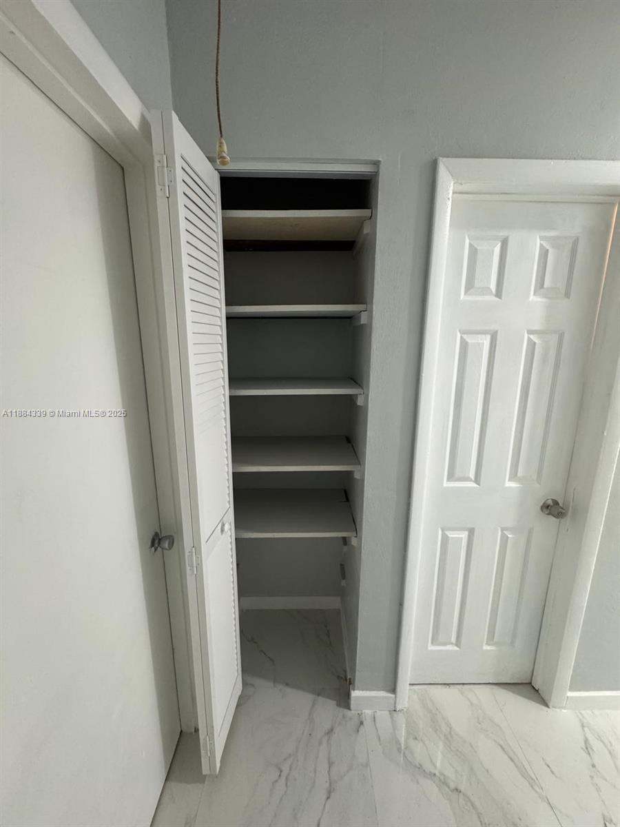 LAKE FOREST SEC 4 - Residential Lease