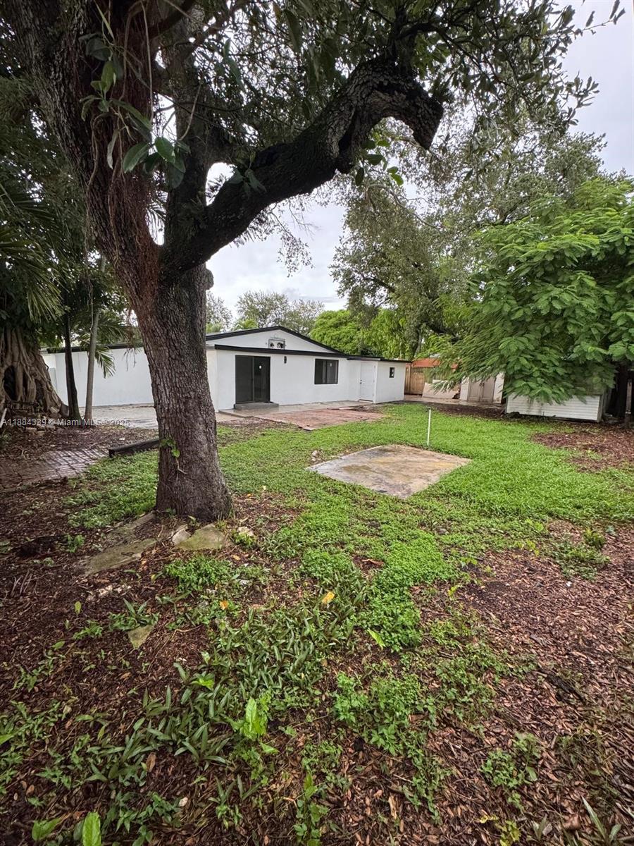 LAKE FOREST SEC 4 - Residential Lease