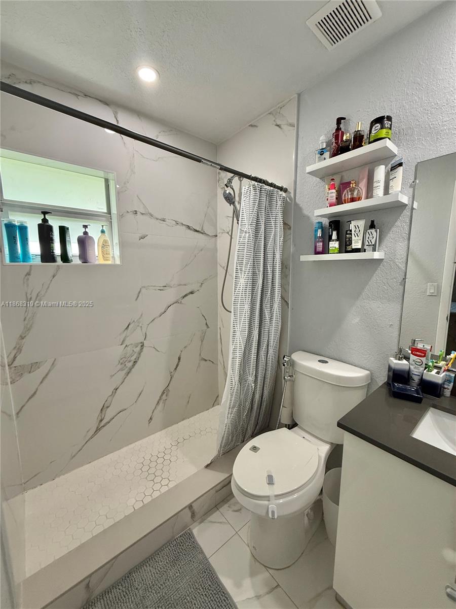 JORDAN COMMONS - Residential