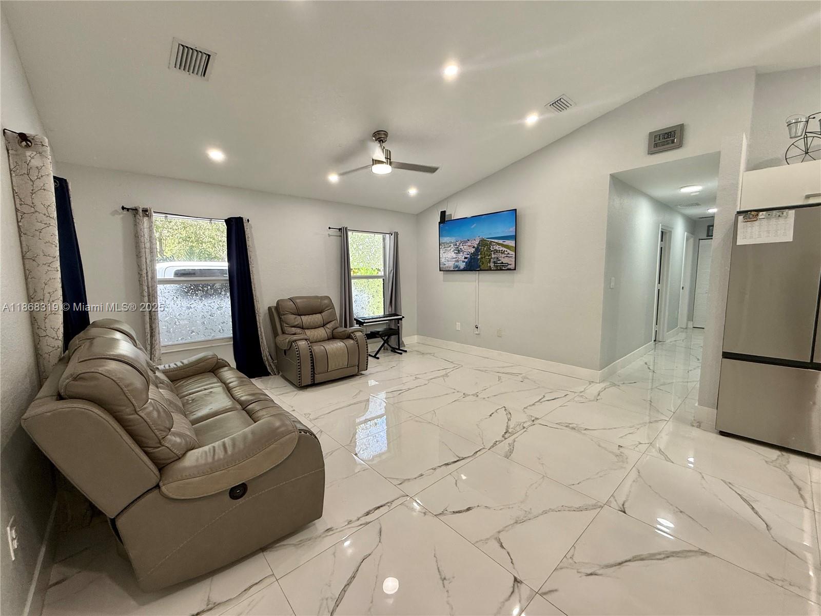 JORDAN COMMONS - Residential