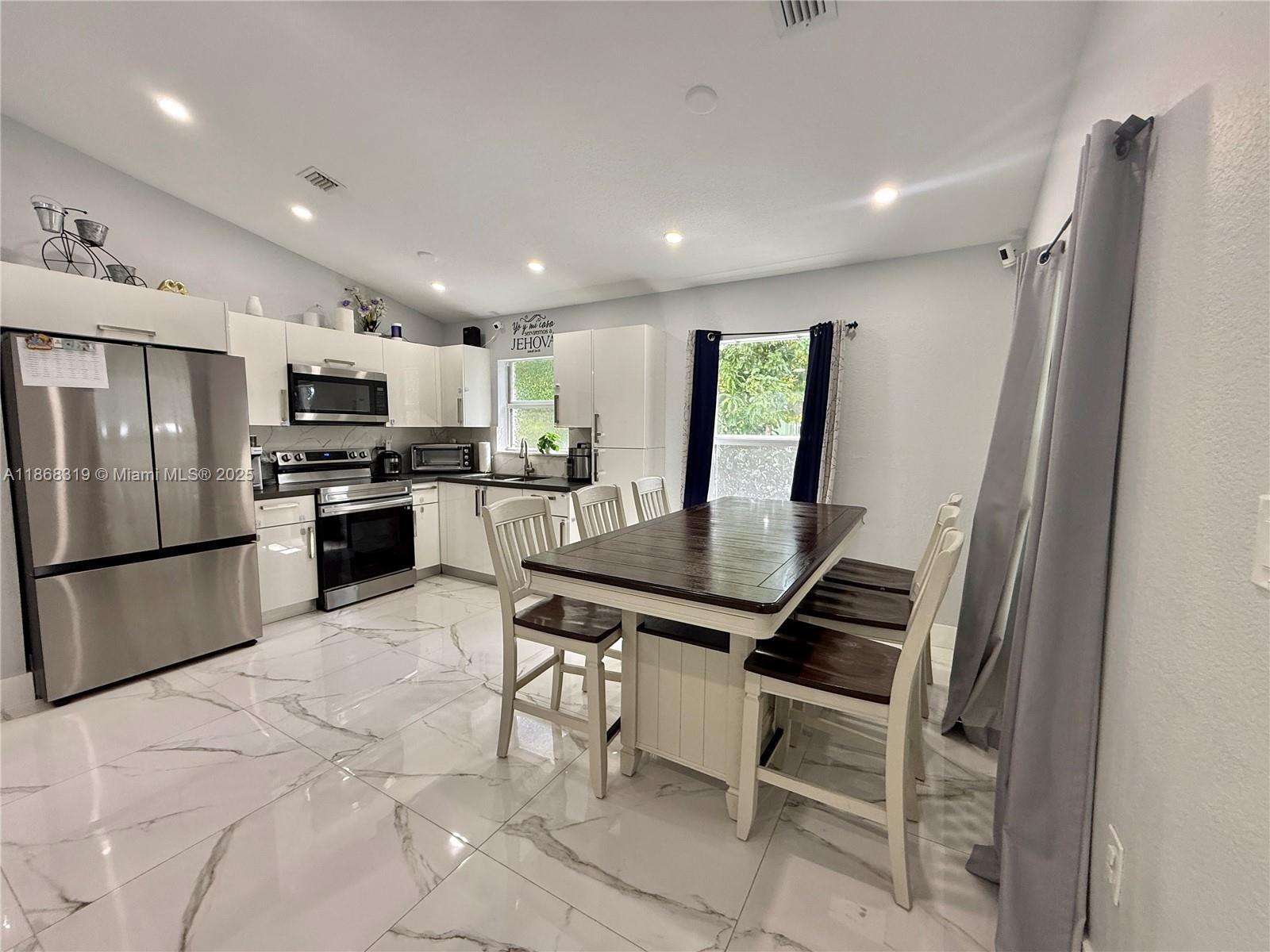 JORDAN COMMONS - Residential