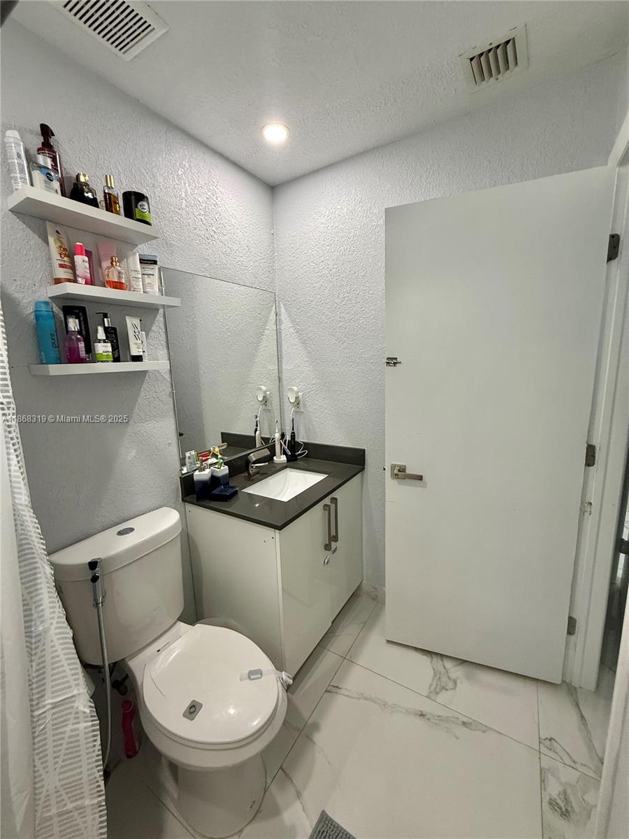 JORDAN COMMONS - Residential