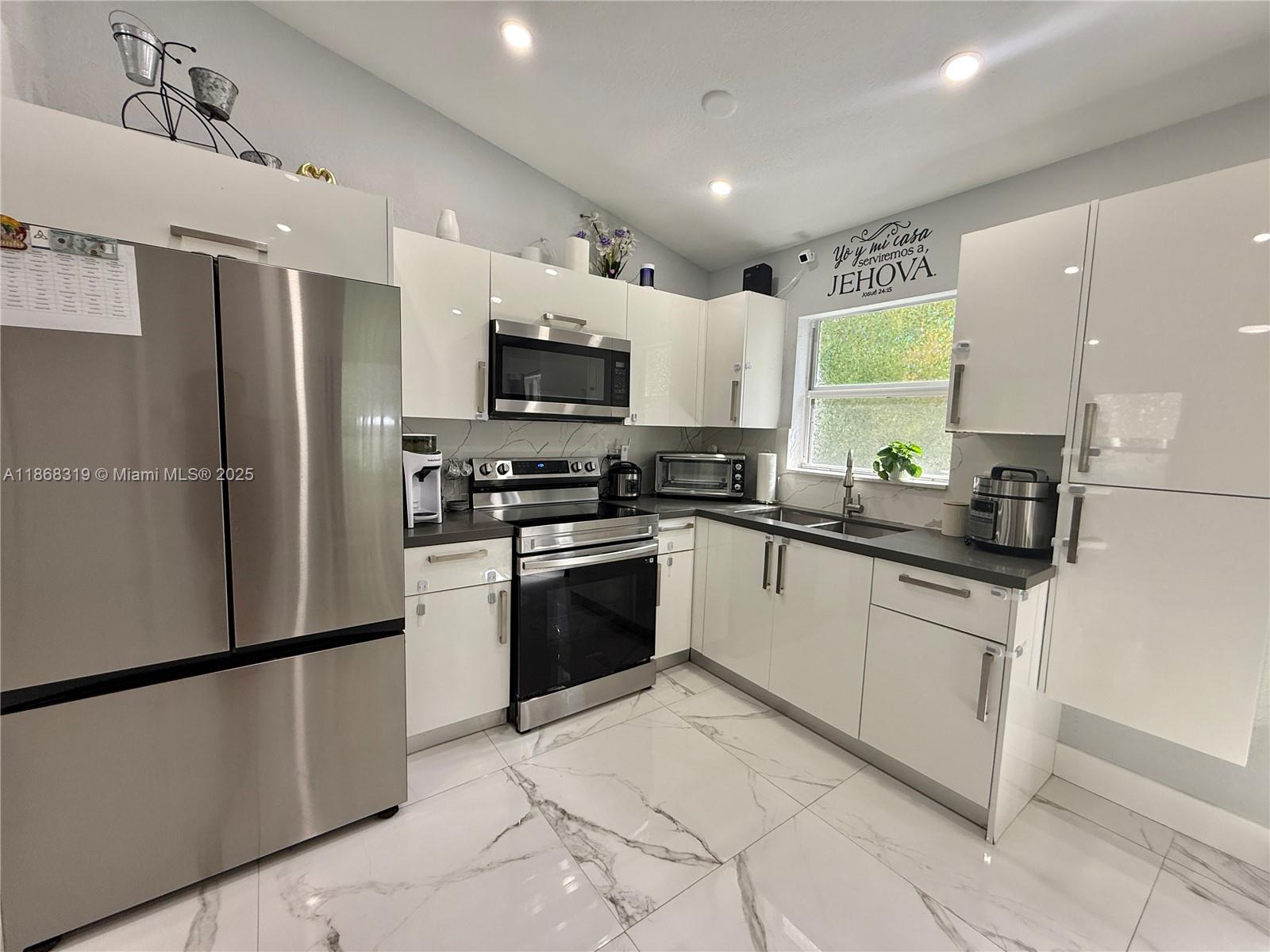 JORDAN COMMONS - Residential