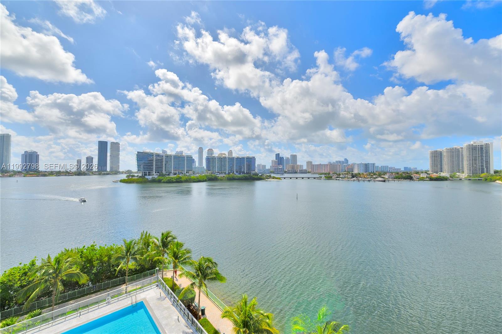 ECHO CONDO - Residential