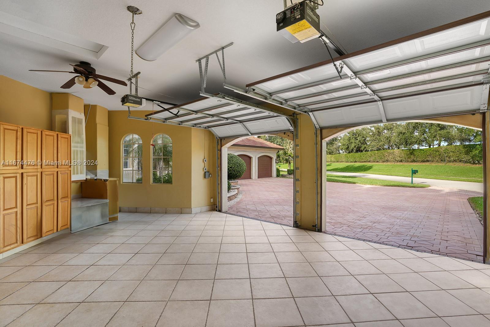 KAPOK GROVE ESTATES - Residential