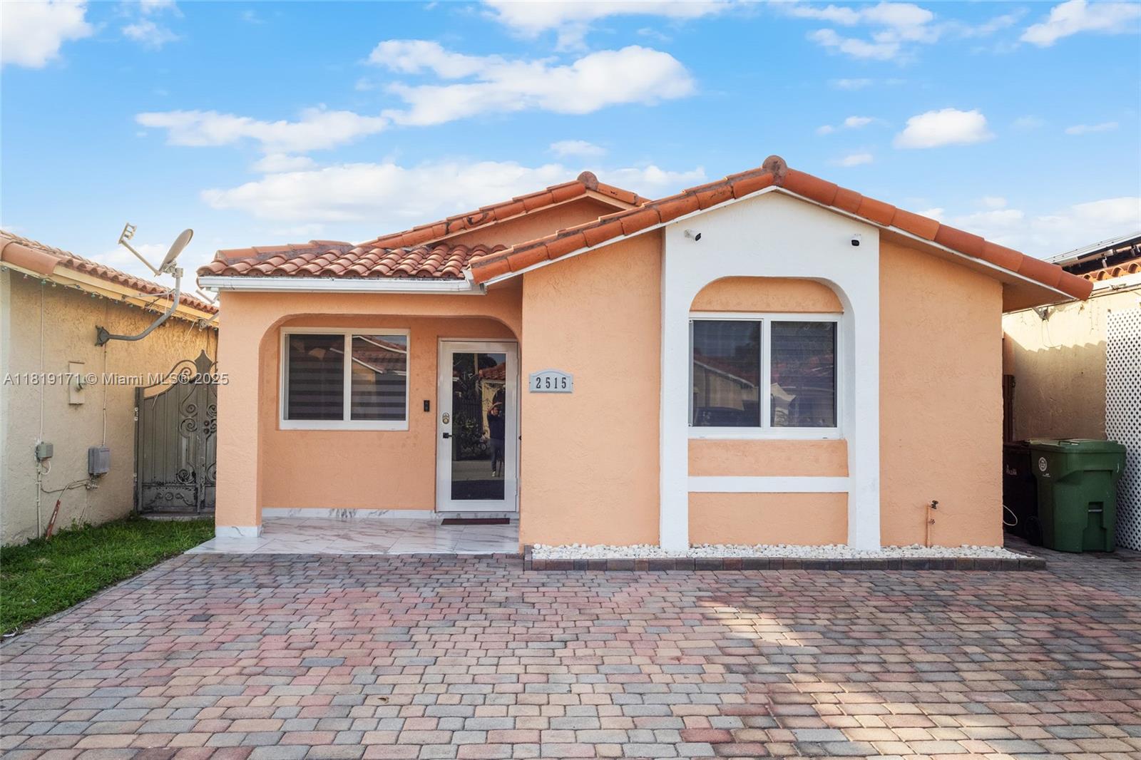 2515 W 65th St, Hialeah, Miami-Dade County, Florida - 4 Bedrooms  
3 Bathrooms - 