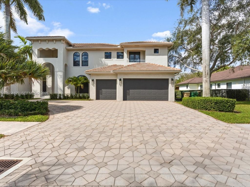 Photo of 3303 W Stonebrook Cir, Davie, FL 33330 (MLS # A11974499)