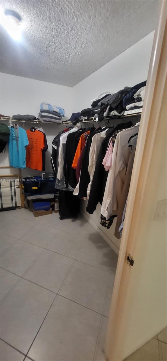 HALLMARK OF HOLLYWOOD CON - Residential Lease