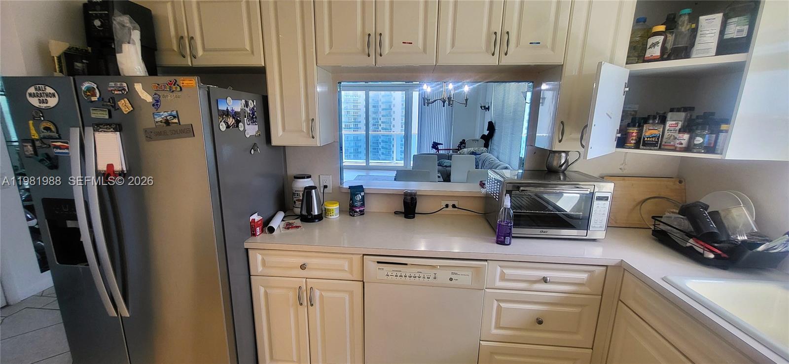 HALLMARK OF HOLLYWOOD CON - Residential Lease