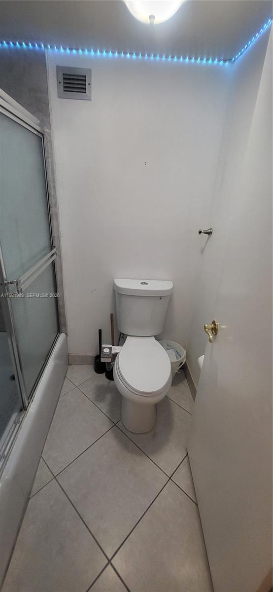 HALLMARK OF HOLLYWOOD CON - Residential Lease