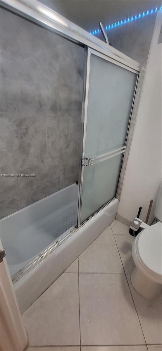 HALLMARK OF HOLLYWOOD CON - Residential Lease