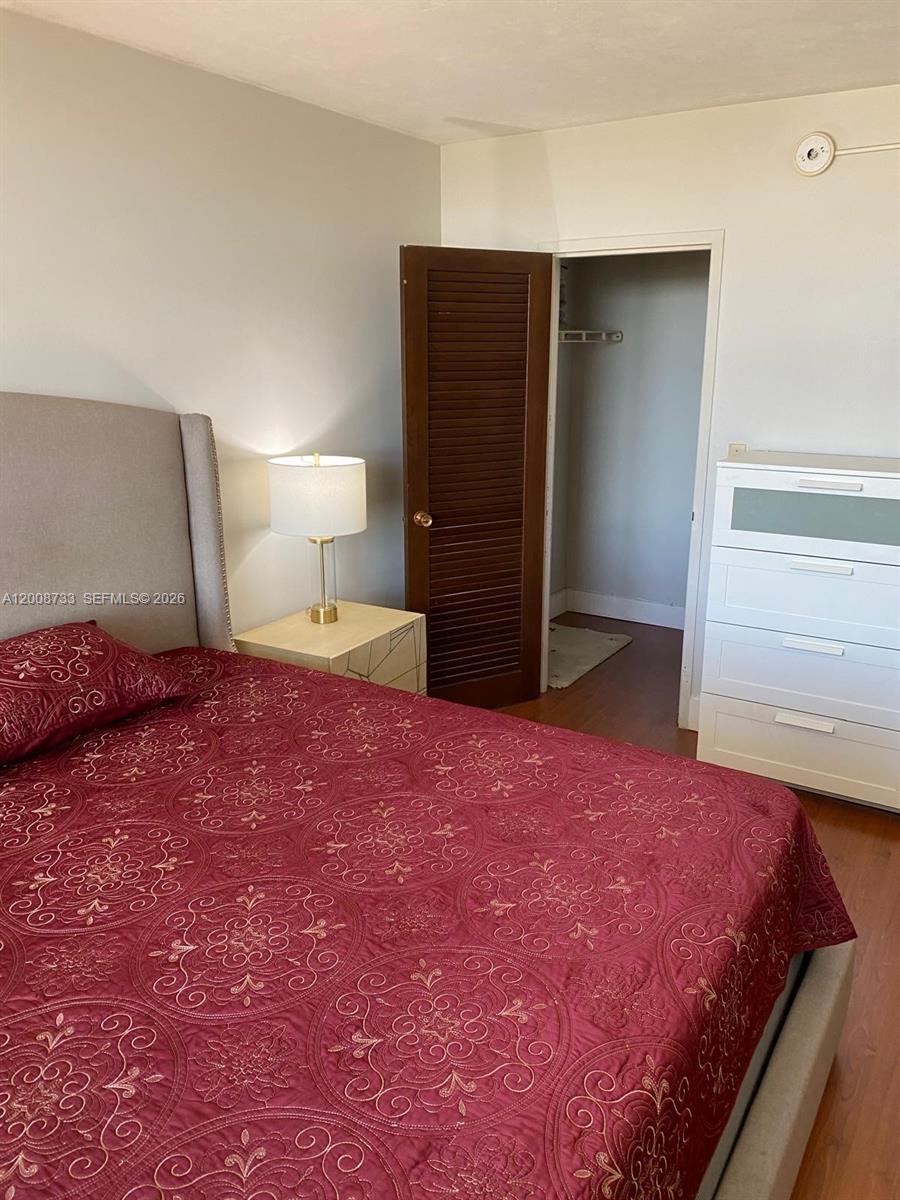 2899 Collins Ave 1746