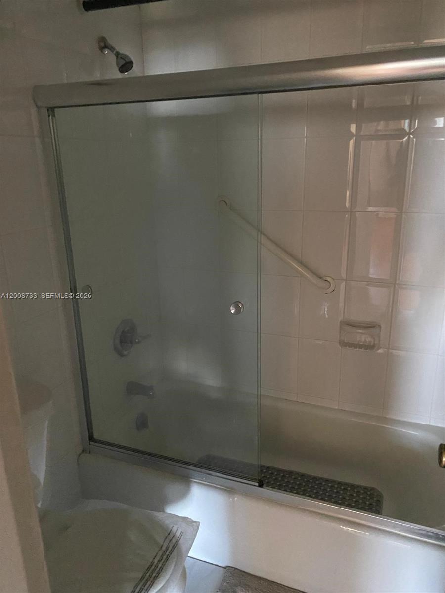 2899 Collins Ave 1746