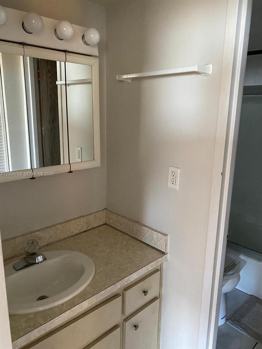 2899 Collins Ave 1746