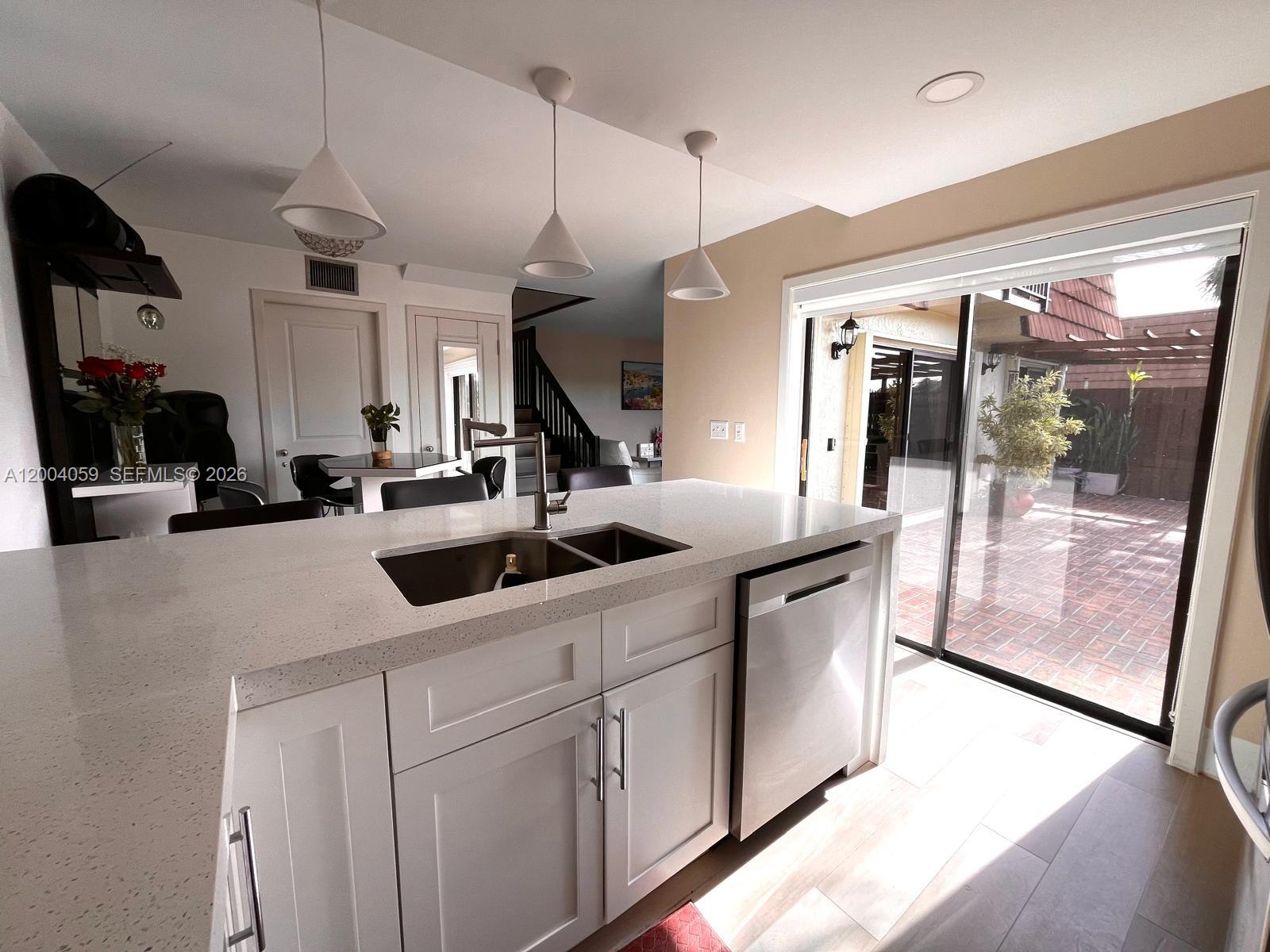 C H E ACRES - Residential