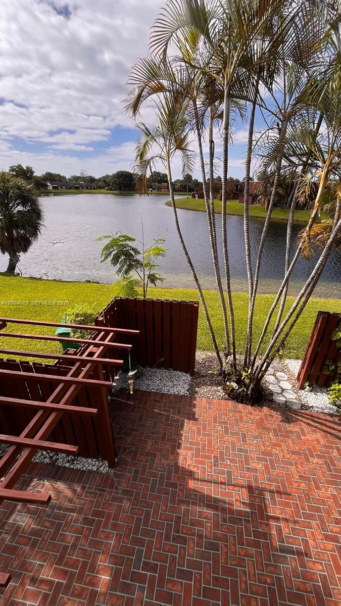 C H E ACRES - Residential