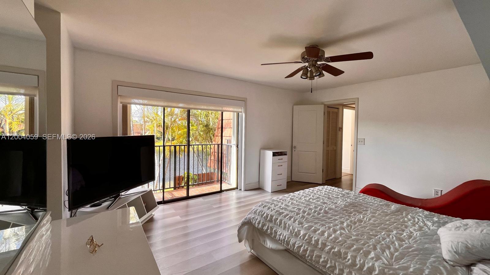 C H E ACRES - Residential