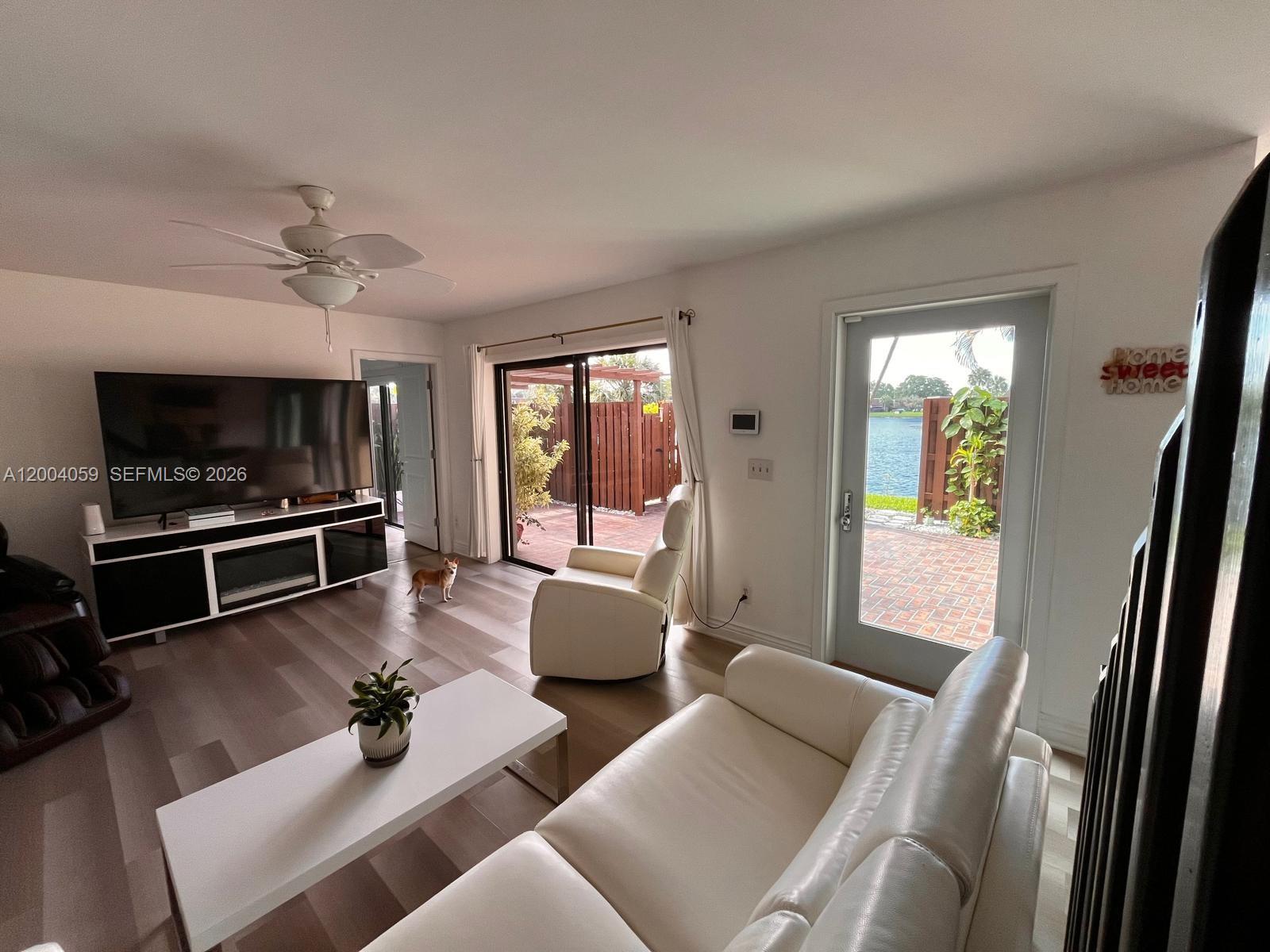 C H E ACRES - Residential