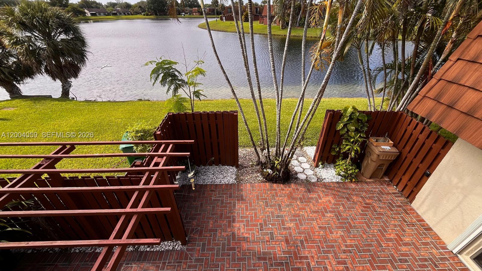 C H E ACRES - Residential