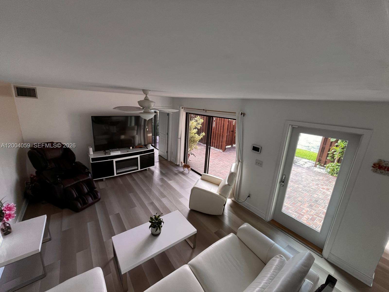 C H E ACRES - Residential