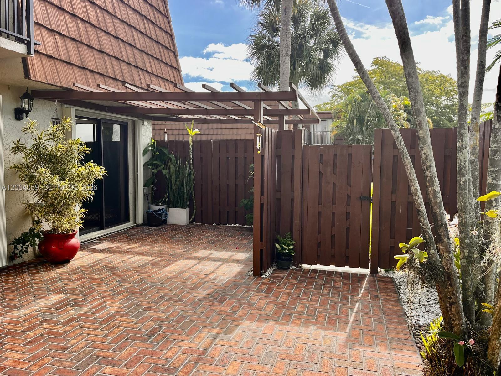 C H E ACRES - Residential