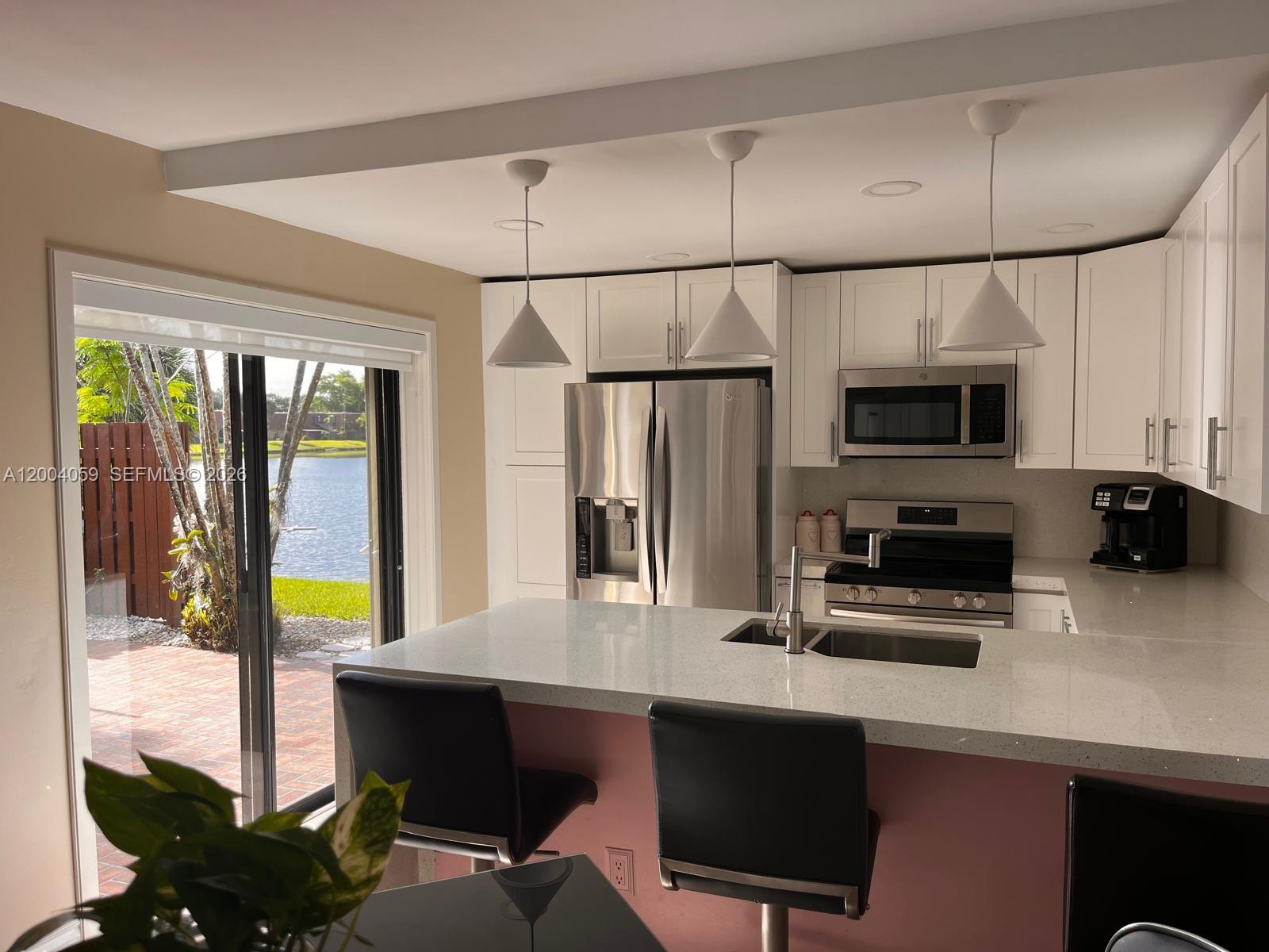 C H E ACRES - Residential