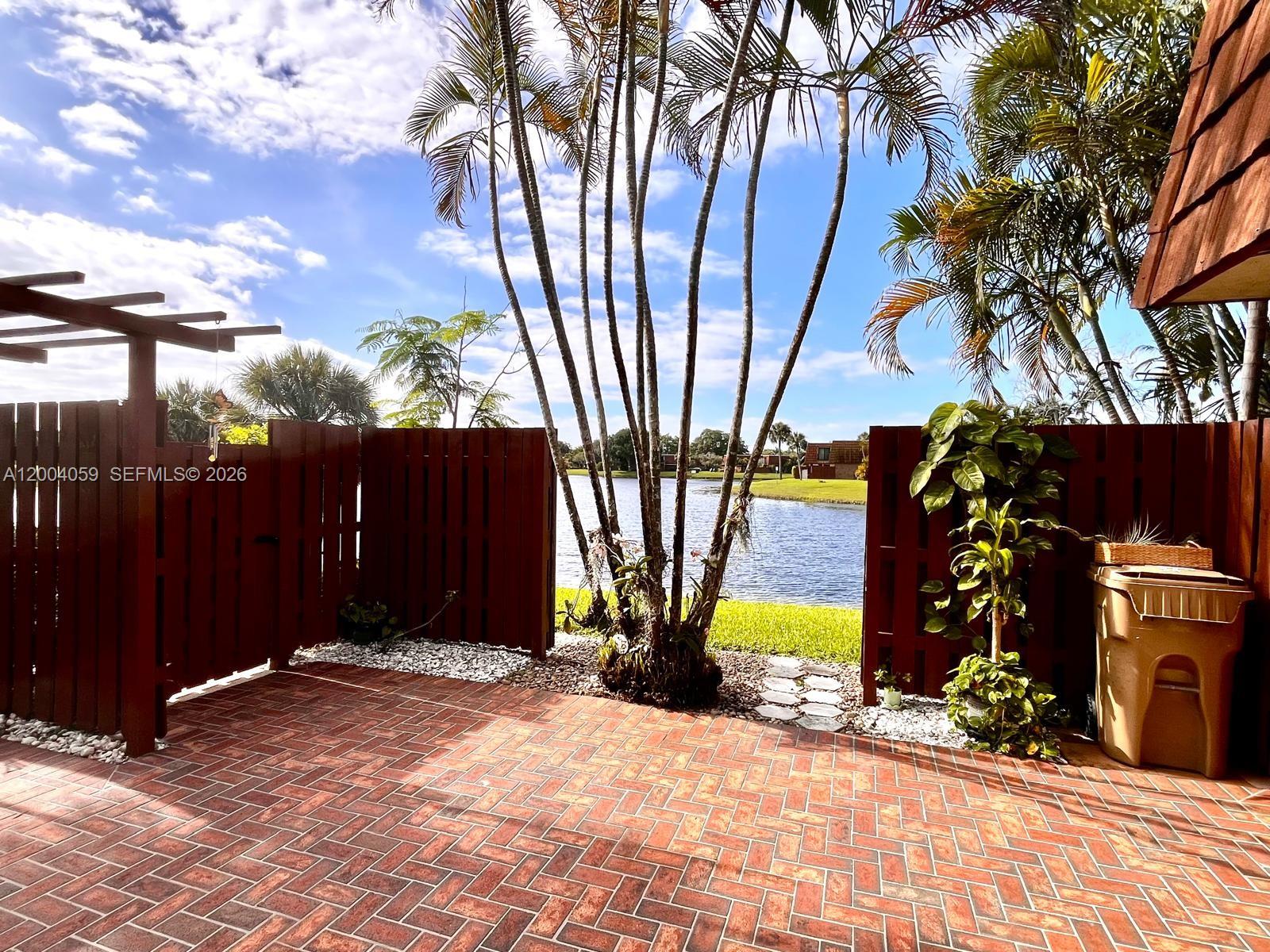 C H E ACRES - Residential