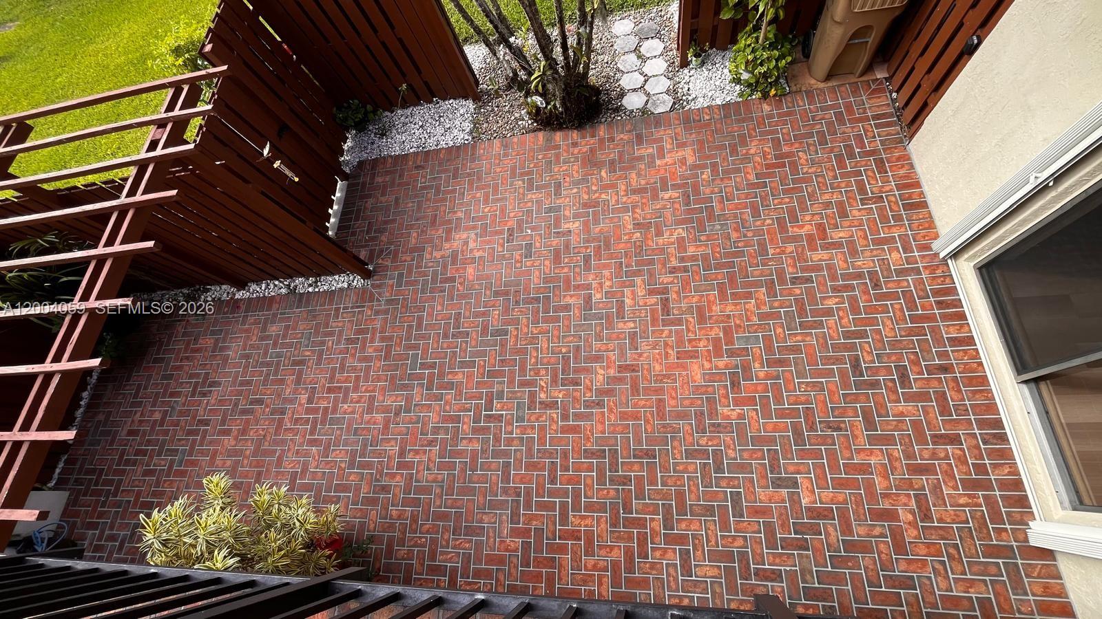 C H E ACRES - Residential