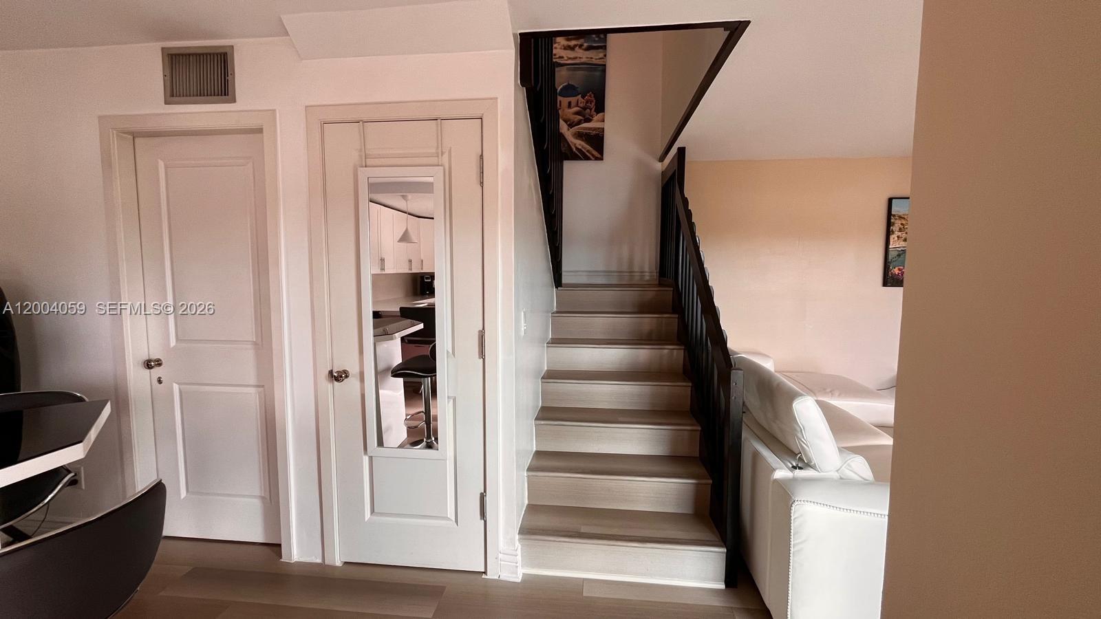 C H E ACRES - Residential