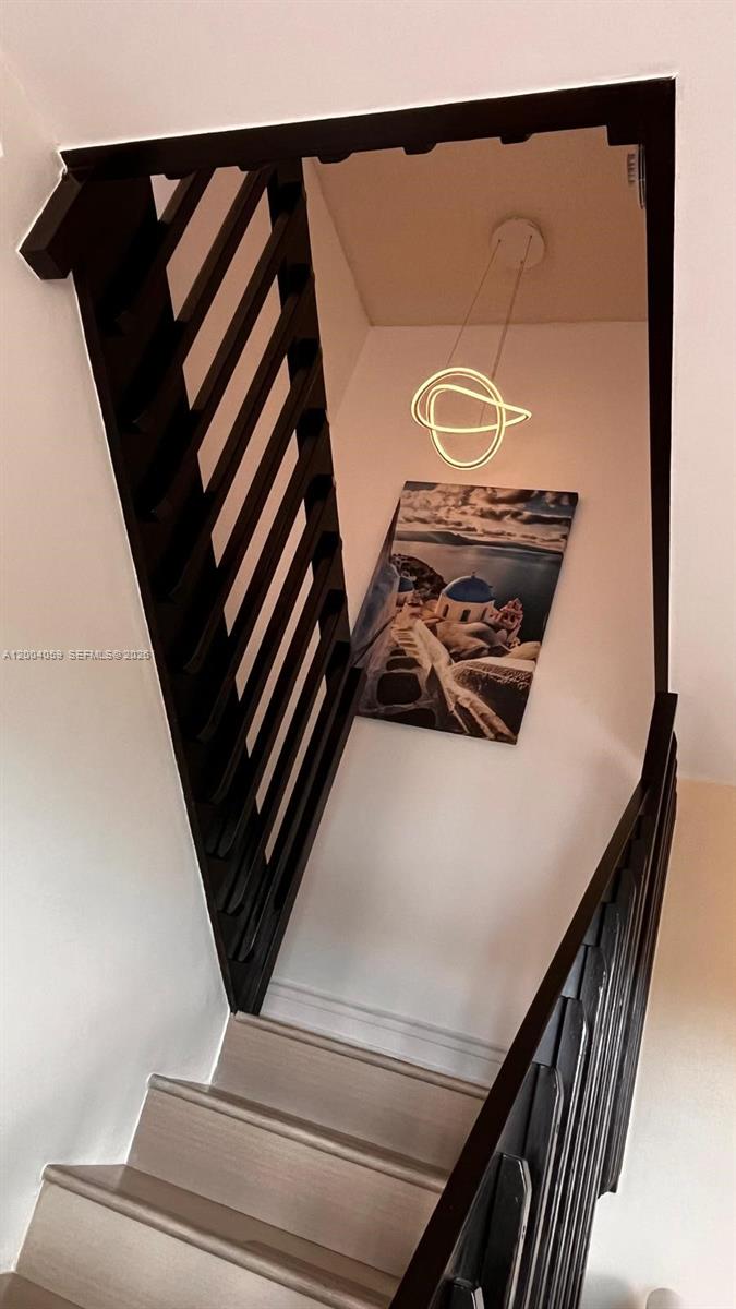 C H E ACRES - Residential