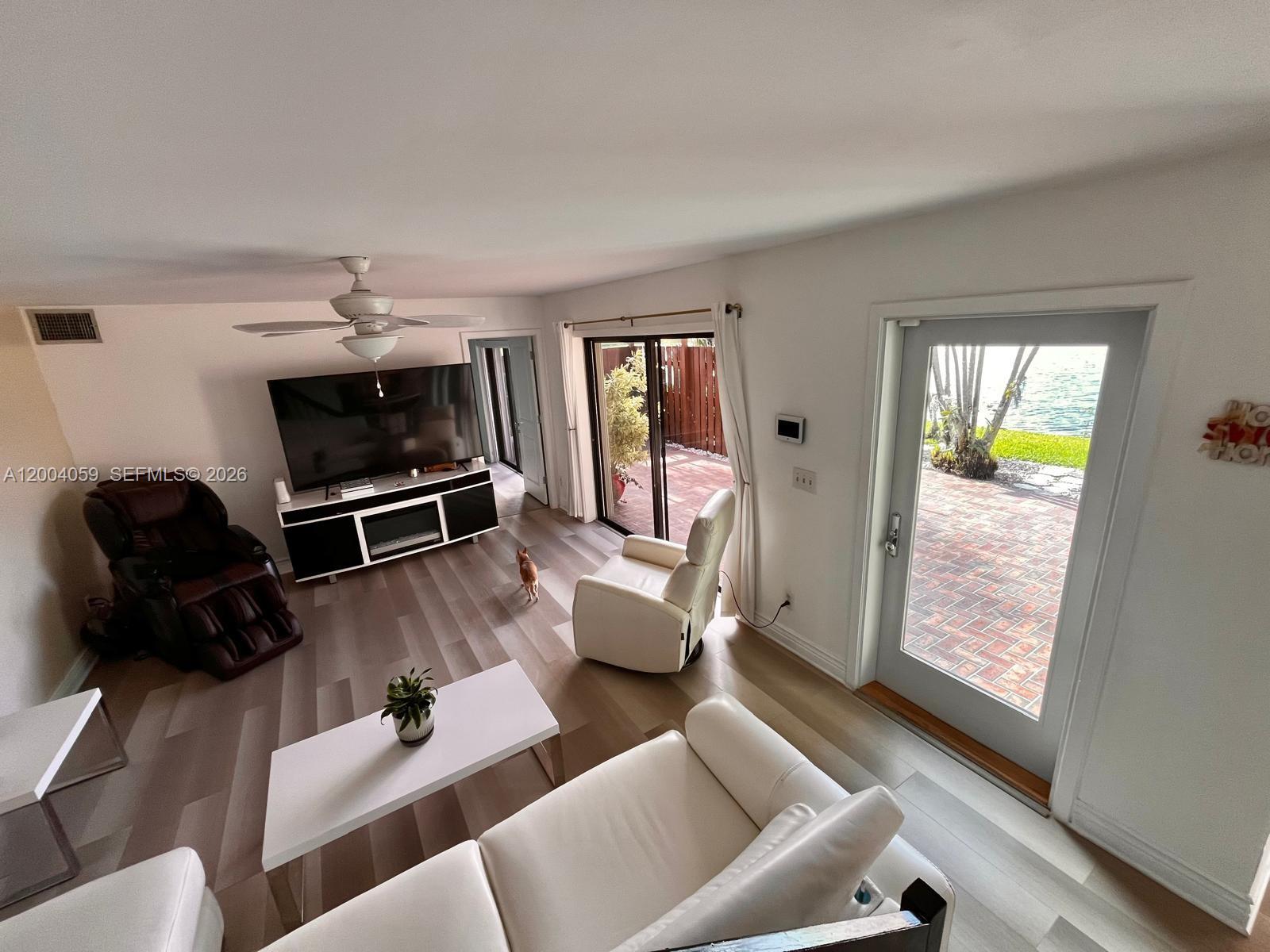 C H E ACRES - Residential